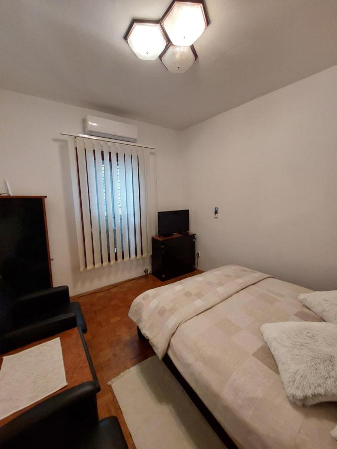 City Apartment Amfora Pola Esterno foto